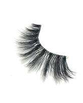 Lana 3D Silk - Natural Wispy Cat-Eye Lash